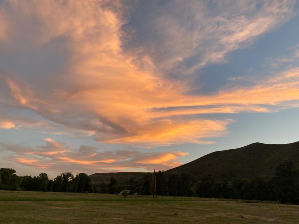Aubin Sky Lodging At The Yl Ranch Savery 외부 사진