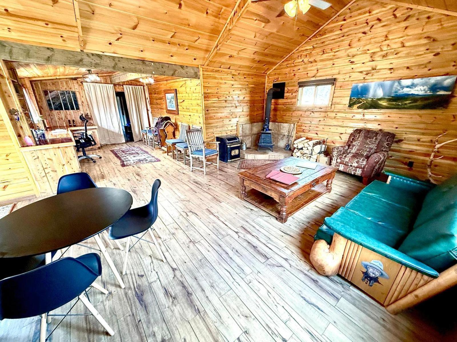 Aubin Sky Lodging At The Yl Ranch Savery 외부 사진